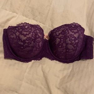 Victoria’s Secret strapless bra